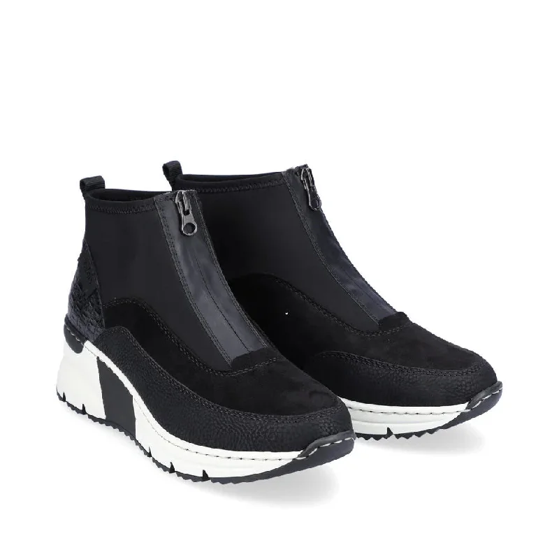 Black Front Zip Casual Boot