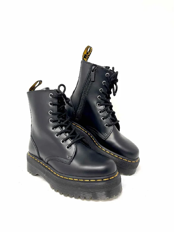 Dr. Martens Size 6 Black Lace-Up Leather Men's Shoes Boots