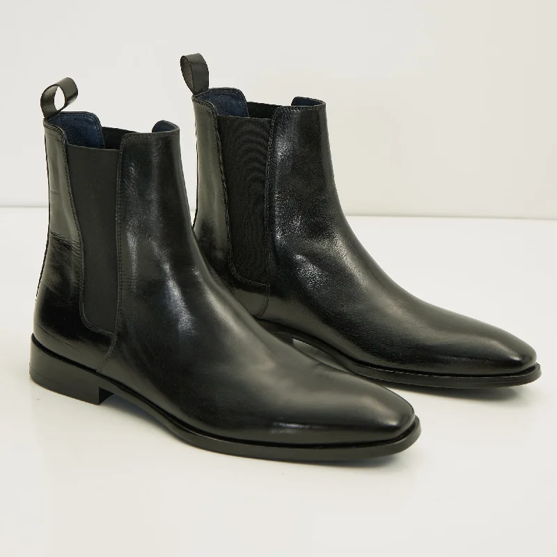 All Leather Essential Chelsea Boot  - Black Buffalo