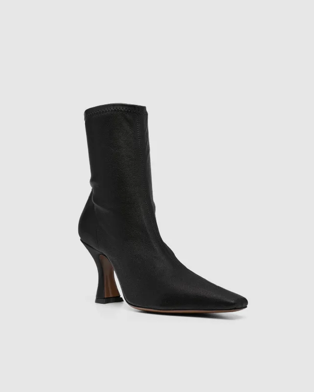 RAN STRETCH LEATHER BOOT / BLACK