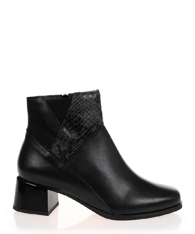 Pitillos 1683 Black Leather Ankle Boots