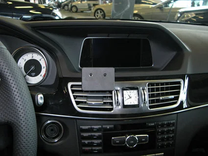 Center Dash Mount for Mercedes Benz E-Class Sedan/Station Wagon