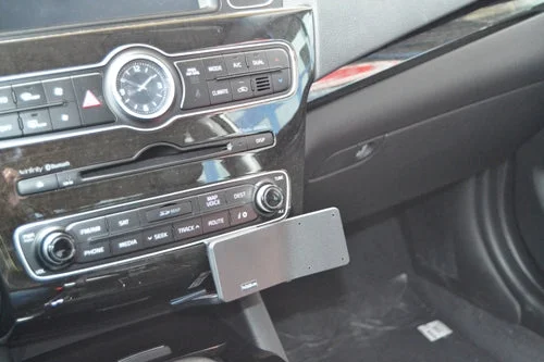 Angled Dash Mount for Kia Cadenza