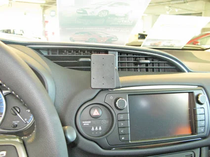 Center Dash Mount for Toyota Yaris Hatchback