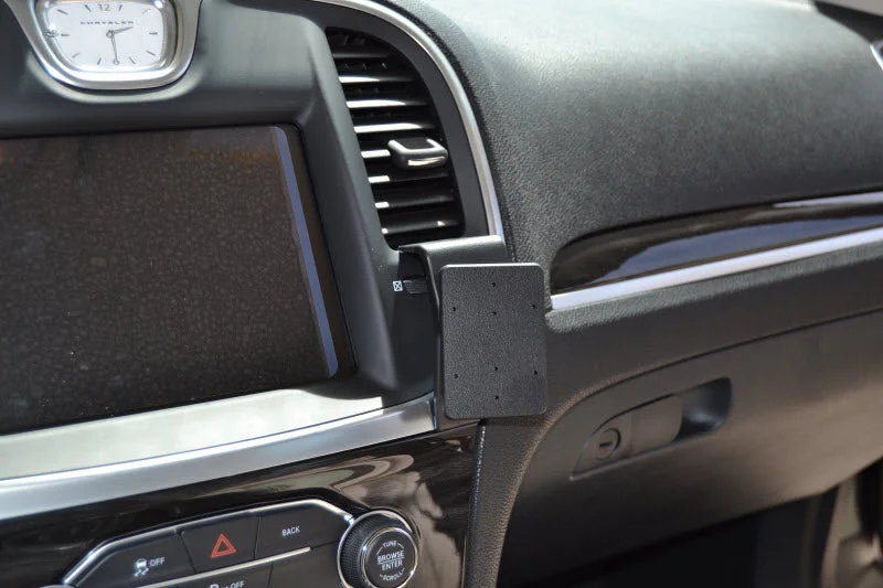 Angled Dash Mount for Chrysler 300/300S