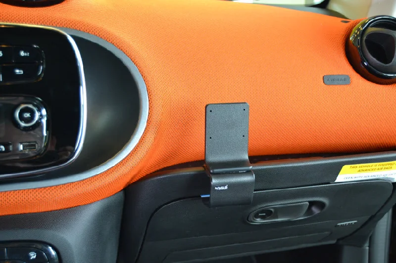 Angled Dash Mount for Smart fortwo