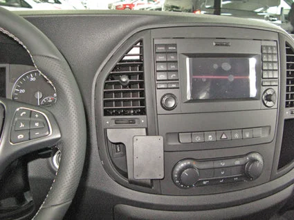 Center Dash Mount for Mercedes Benz Metris